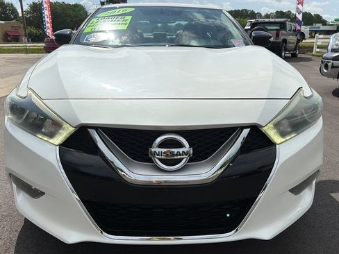 Used 2016 Nissan Maxima SR w/ Interior Lighting Package FWD image 10