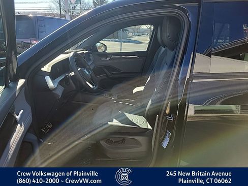 New 2026 Volkswagen Tiguan SE R-Line image 13