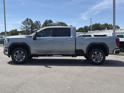 Used 2025 GMC Sierra 2500 SLE w/ SLE Value Package; AWD/4WD image 10
