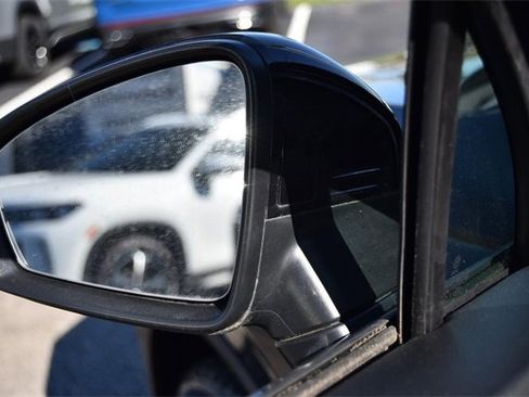 Certified 2023 Volkswagen Tiguan SE image 9