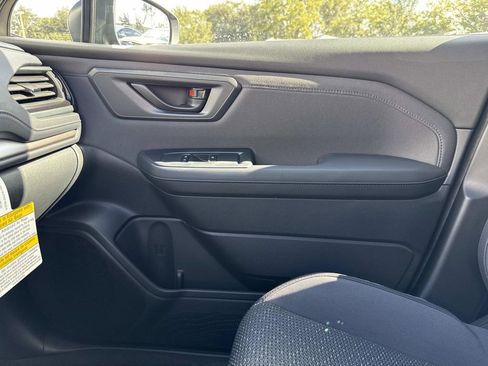 New 2025 Subaru Forester Premium image 24
