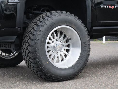 Used 2025 GMC Sierra 3500 AT4 w/ AT4 Premium Plus Package AWD/4WD image 14