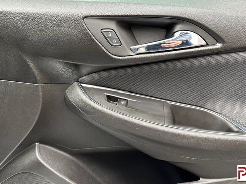 Used 2017 Chevrolet Cruze LT image 19
