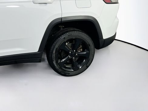 Used 2023 Jeep Grand Cherokee Limited w/ Black Appearance Package image 30