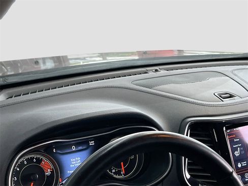 Used 2021 Jeep Cherokee Limited image 22