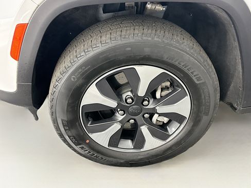 Used 2022 Jeep Grand Cherokee Limited 4xe image 11