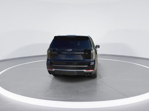 Used 2025 Chevrolet Tahoe High Country AWD/4WD image 9