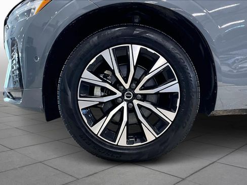 Certified 2024 Volvo XC60 B5 Plus image 11
