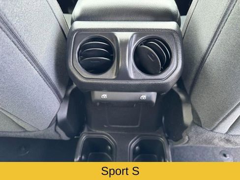 Used 2024 Jeep Wrangler Sport S image 19