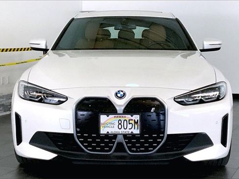 Certified 2022 BMW i4 eDrive40 image 3