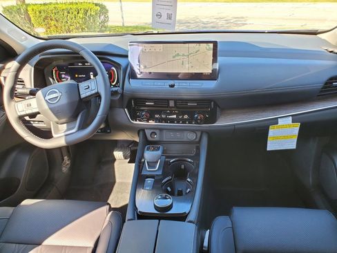 New 2026 Nissan Rogue Platinum image 14