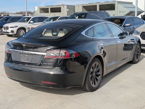 Used 2020 Tesla Model S Long Range Plus image 5
