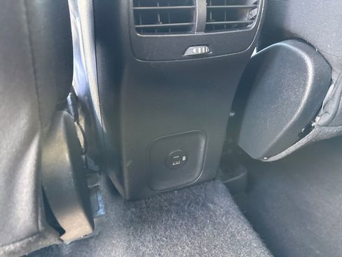 Used 2020 Ford Escape SE image 26