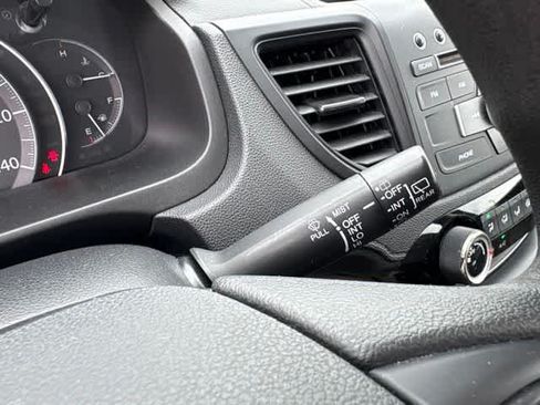 Used 2015 Honda CR-V LX image 17