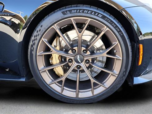 Used 2025 Aston Martin V8 Vantage Coupe image 9