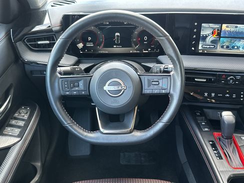 Used 2025 Nissan Kicks SR w/ SR Premium Package image 13