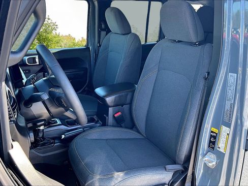 Used 2024 Jeep Wrangler Sport S image 15