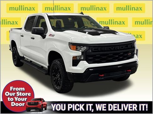 Used 2023 Chevrolet Silverado 1500 Custom Trail Boss AWD/4WD image 2