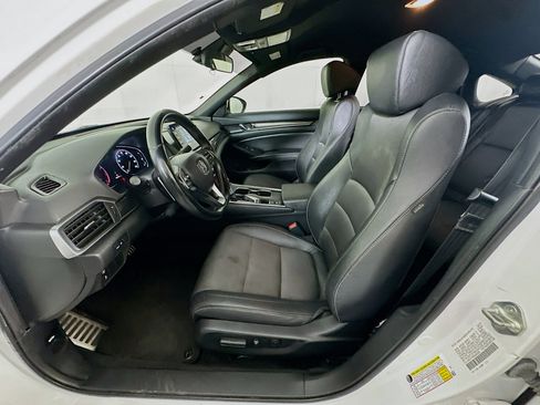 Used 2019 Honda Accord Sport image 13