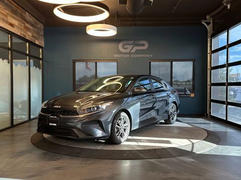 Used 2023 Kia Forte LXS FWD image 7