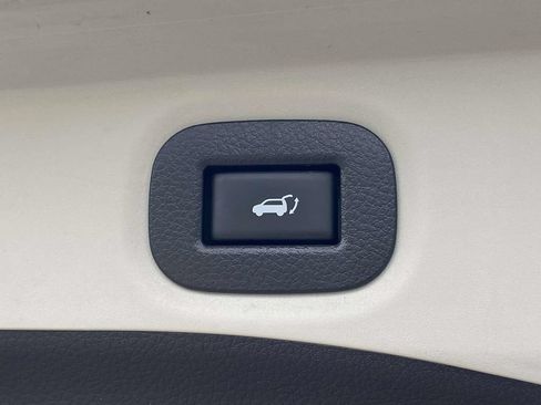 Used 2018 Nissan Rogue SL AWD/4WD image 31