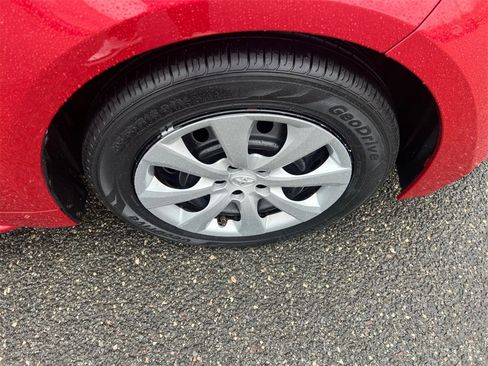 Used 2021 Toyota Corolla LE w/ Carpet Mat Package (TMS) image 21