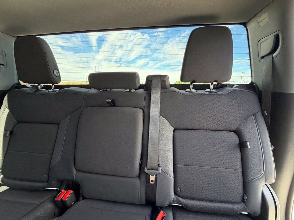 Used 2025 GMC Sierra 1500 Elevation AWD/4WD image 9