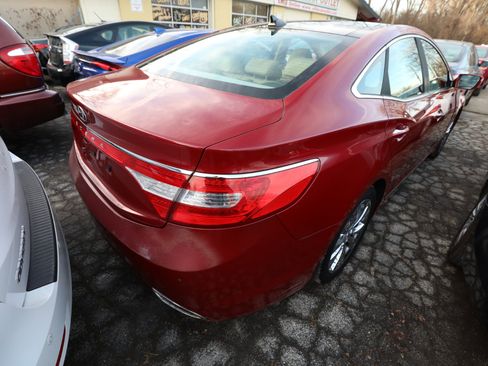 Used 2013 Hyundai Azera w/ Technology Pkg image 4