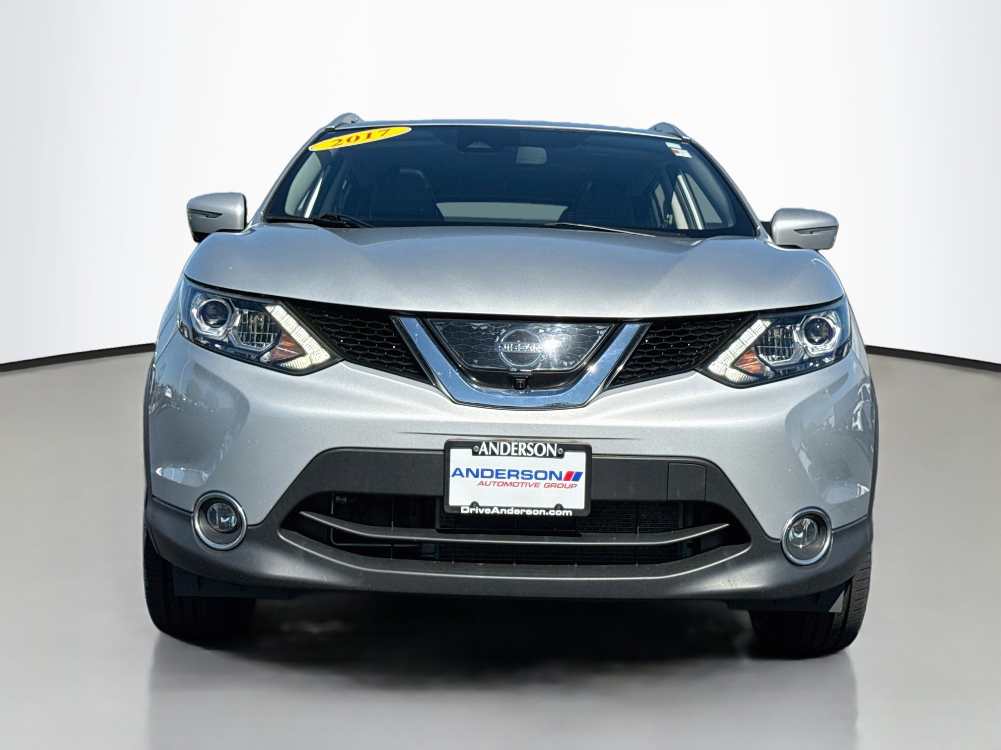 Used 2017 Nissan Rogue Sport SL w/ SL Premium Package AWD/4WD image 2