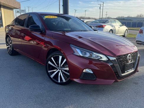 Used 2020 Nissan Altima 2.5 SR w/ Premium Package image 2