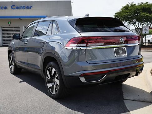 Used 2025 Volkswagen Atlas Cross Sport SE AWD/4WD image 7