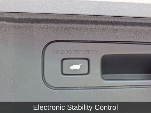 Used 2023 Honda Pilot Elite image 16