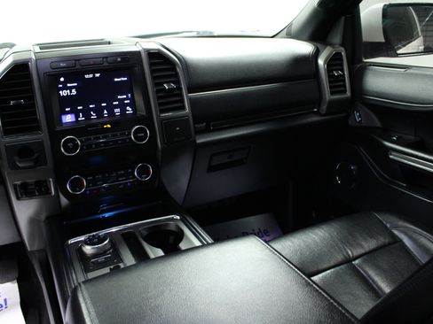 Used 2019 Ford Expedition XLT w/ Equipment Group 202A RWD image 20