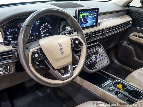 Used 2021 Lincoln Corsair AWD w/ Equipment Group 101A image 15