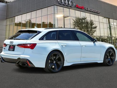 Used 2022 Audi RS 6 w/ Carbon Optic Package AWD/4WD image 4