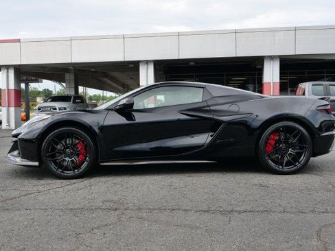 Used 2024 Chevrolet Corvette Z06 w/ Stealth Interior Trim Package RWD image 10