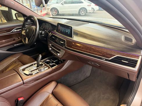 Used 2016 BMW 750i xDrive image 7
