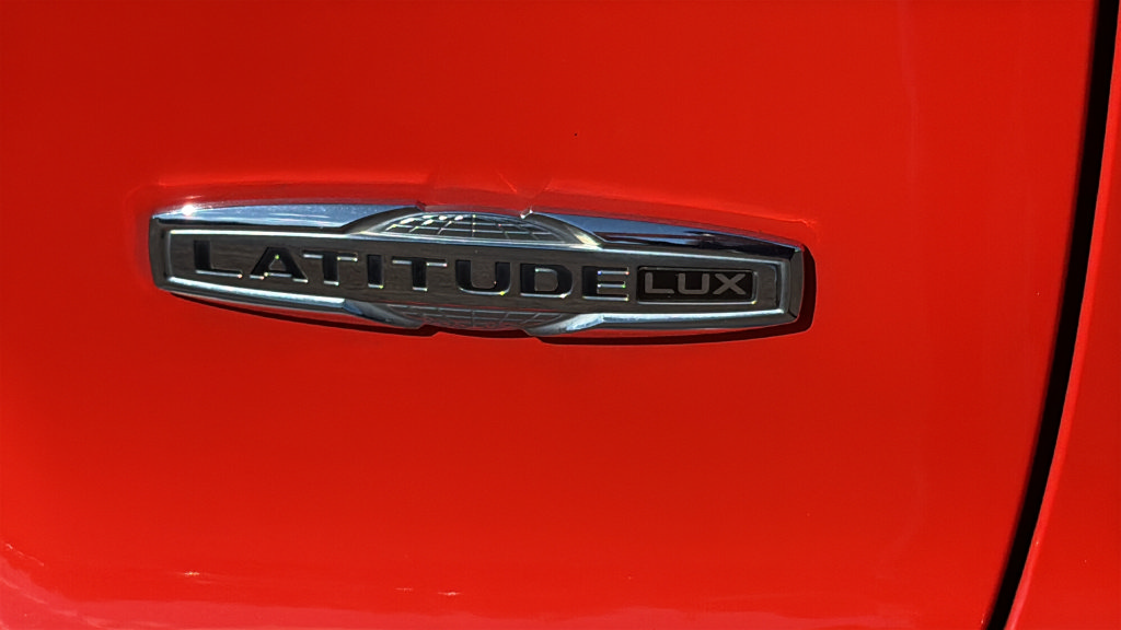 Used 2021 Jeep Cherokee Latitude Lux w/ Comfort/Convenience Group AWD/4WD image 31