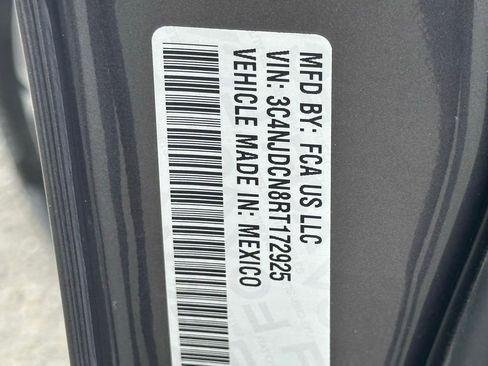 Used 2024 Jeep Compass Limited image 39