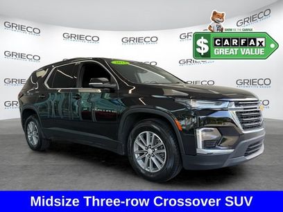 Used 2023 Chevrolet Traverse LT w/ Rear Camera Mirror Package