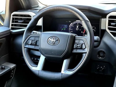 Used 2025 Toyota Tundra Limited AWD/4WD image 29