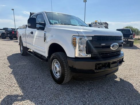 Used 2019 Ford F250 XL w/ Power Equipment Group AWD/4WD image 2
