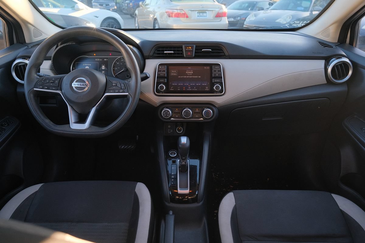 Used 2021 Nissan Versa SV FWD image 11
