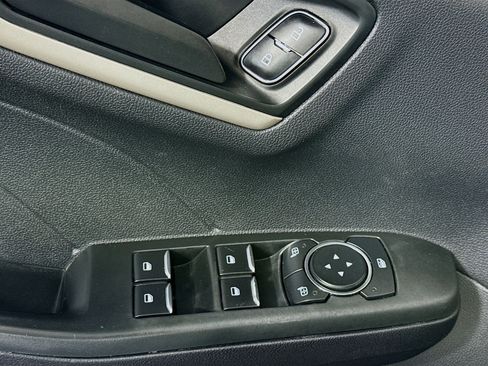 Used 2022 Ford Escape SE image 24