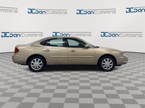Used 2005 Buick LaCrosse CX image 9