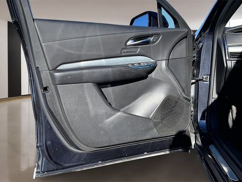 Used 2023 Cadillac XT4 Premium Luxury image 18