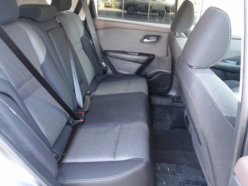 Used 2023 Nissan Rogue SV image 18