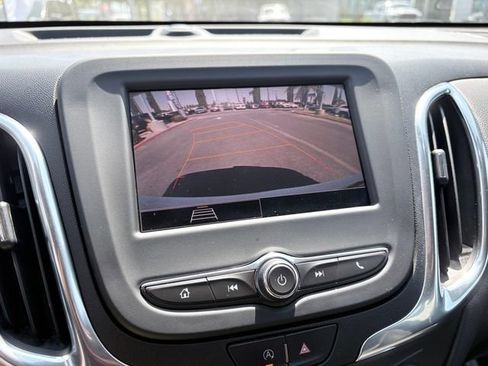 Used 2022 Chevrolet Equinox LT FWD image 18