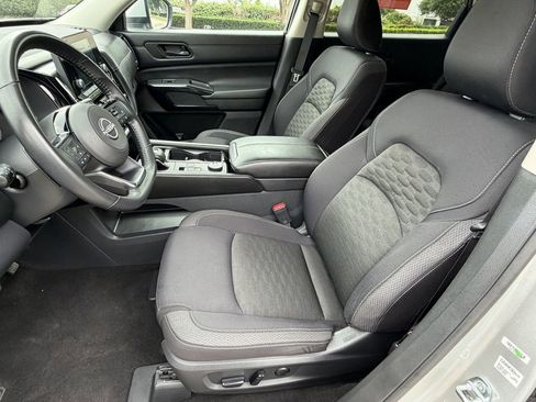 Used 2023 Nissan Pathfinder SV AWD/4WD image 24