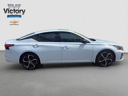 Used 2023 Nissan Altima 2.5 SR w/ SR Premium Package FWD image 8